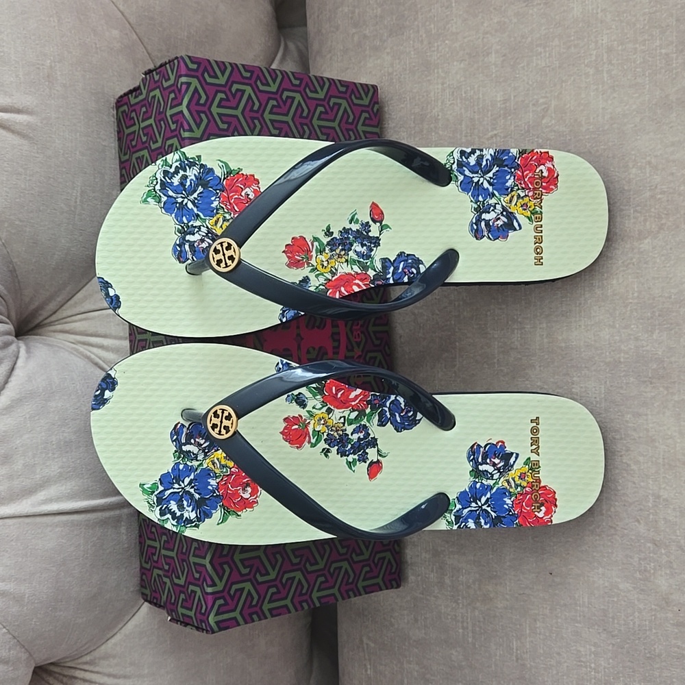 Tory Burch flip flop, navy/tea rose, size 5 - Picture 2 of 6